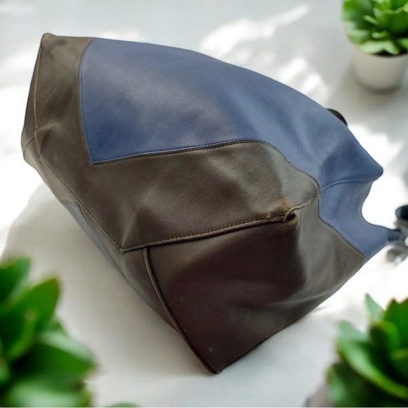 CELINE - Blue Calf skin - Picture 5 of 8